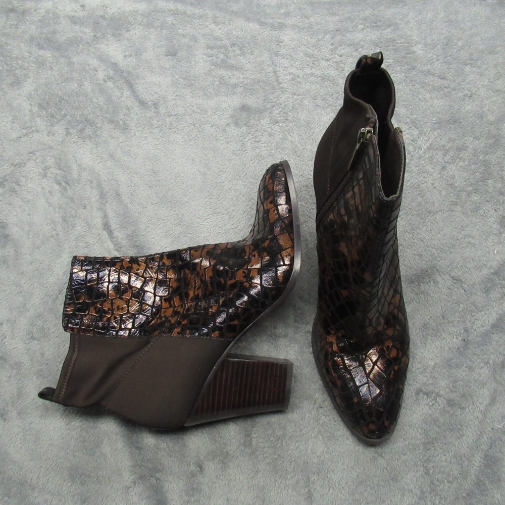 Donald J Pliner Boots Women 9.5M Brown Sasse Crocodile Embossed Ankle Block Heel